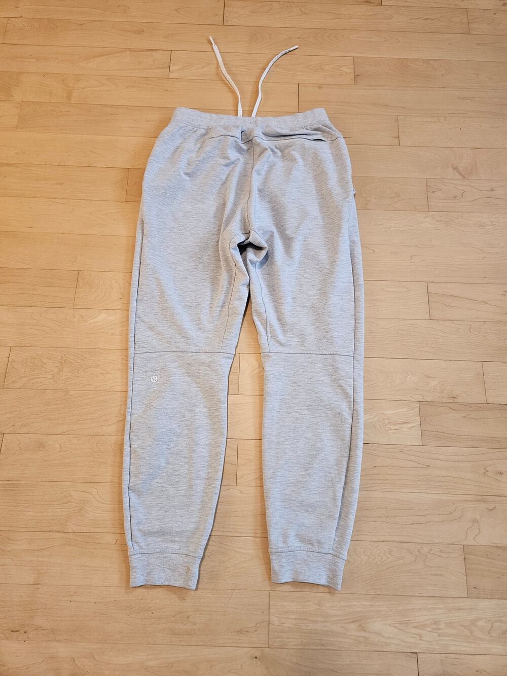 Lululemon Mens Gray Jogger Sweatpants Medium Athletic Tapered Zip Pocket